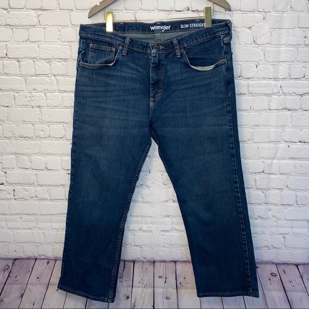💎 Wrangler Slim Straight 38 x 29 Jeans